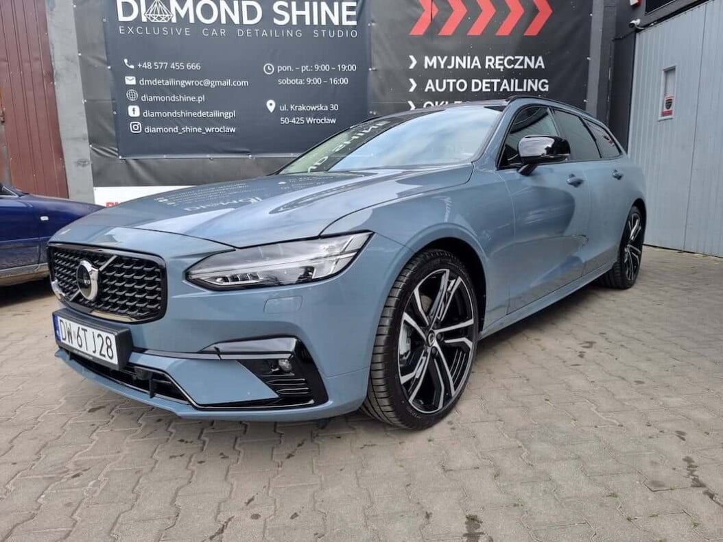 Powłoka ceramiczna na auto, błękitne volvo